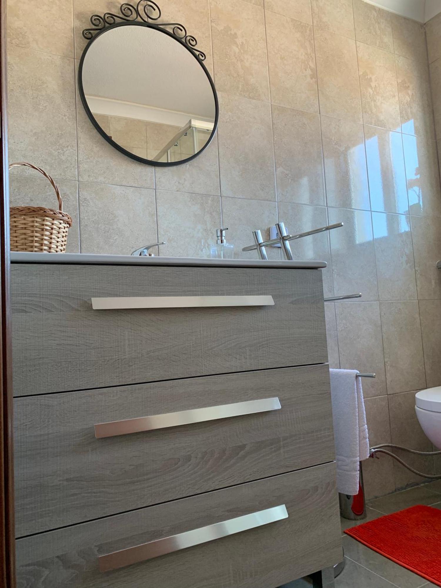 Quarto Duplo com Casa de Banho Privativa