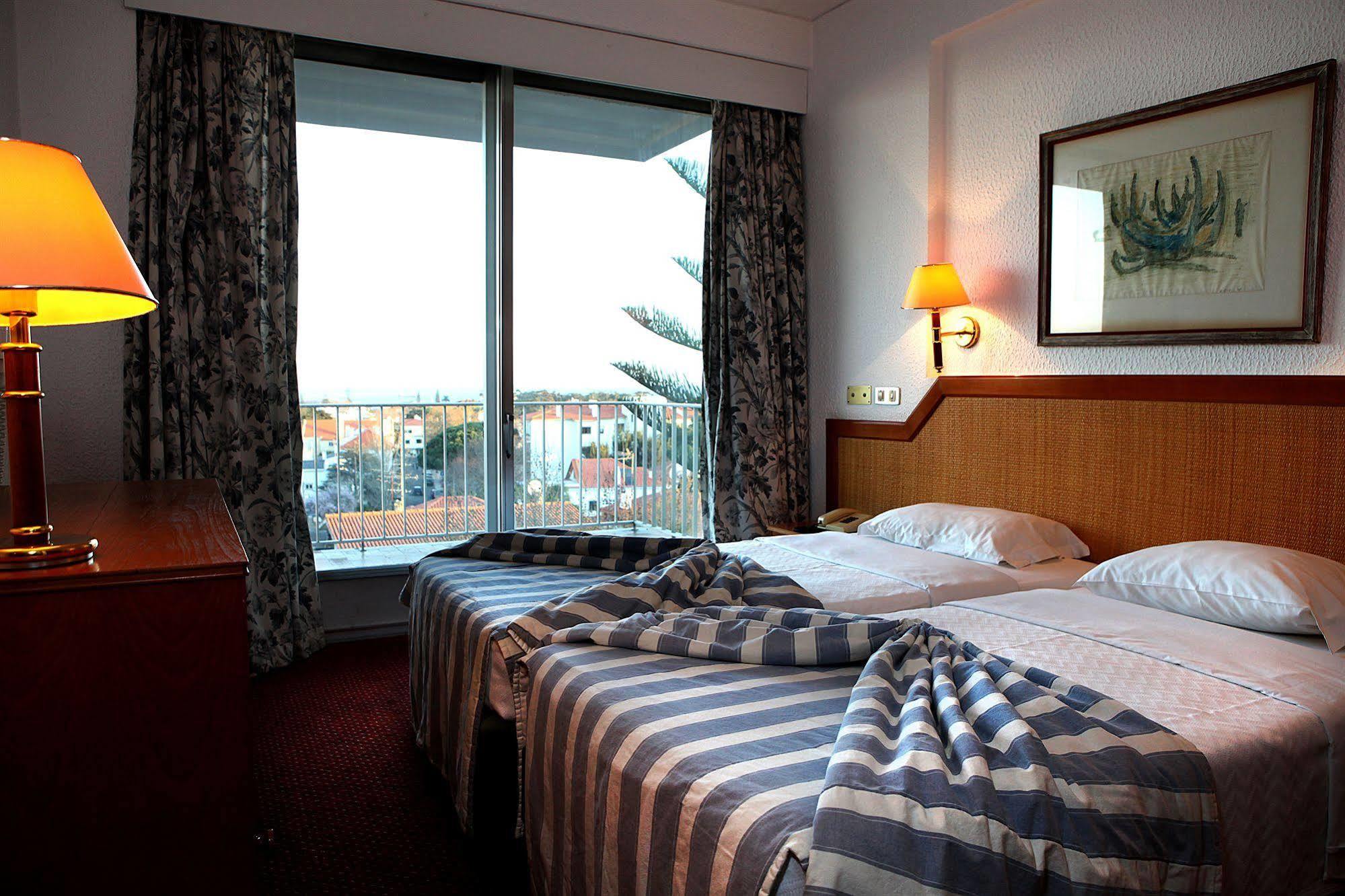 Quarto Duplo com Cama Extra